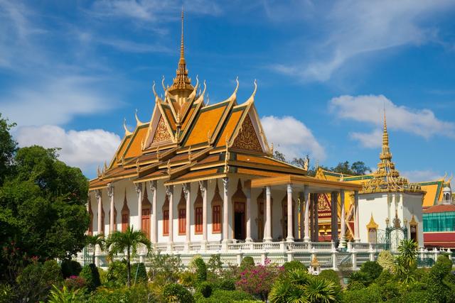 著名书法家朱非应邀为柬埔寨题写《金边王宫》插图务本堂书画院